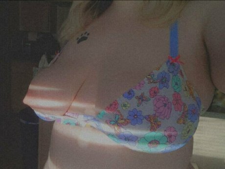 saber butt free actress photo