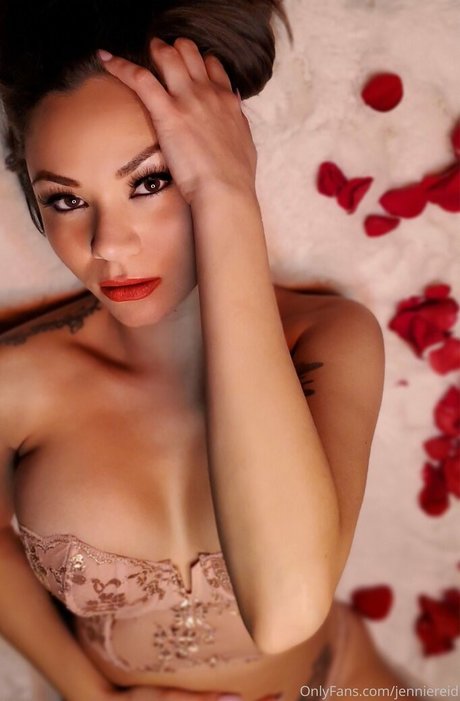 jenniereid naked model pics