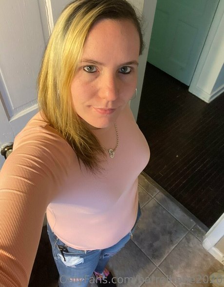 barrelbabe2020 erotic star pics