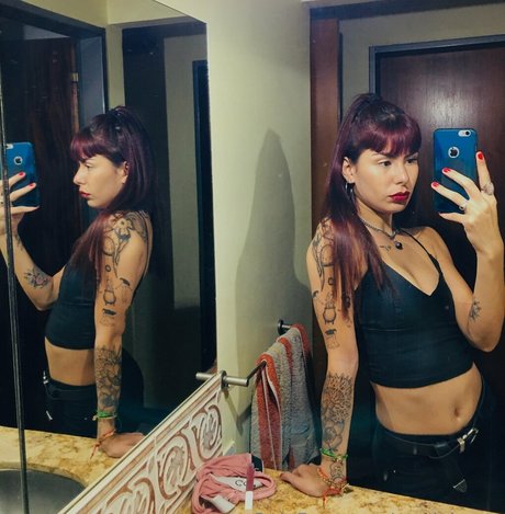 mariahh23 star naked pictures