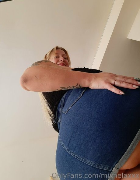 mikhelaxxx pornstar hot picture