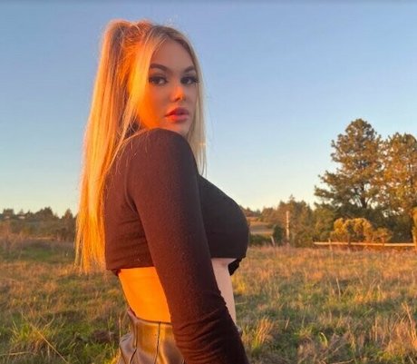 vedaathensfree pornstar art pic