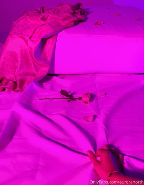 auroranorth xxx model photos