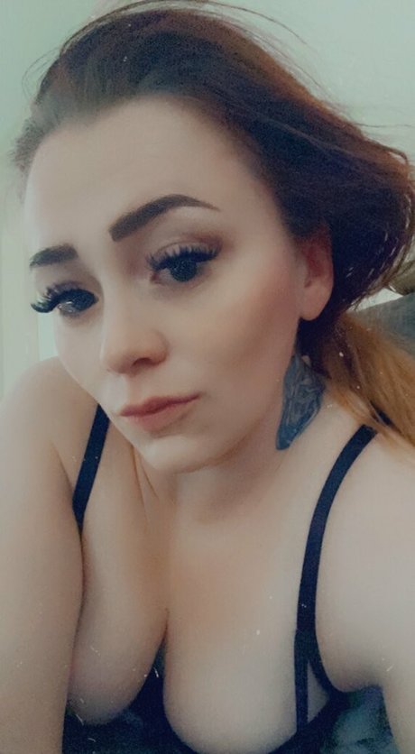 queeniethofree model perfect img