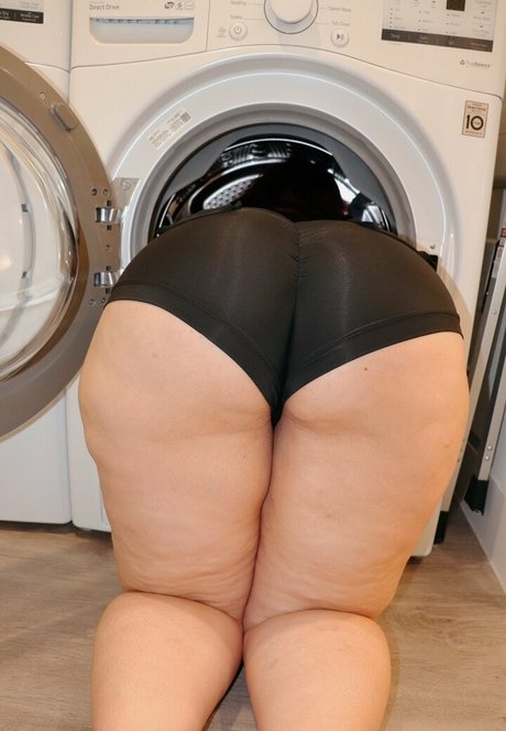 thebellamkay nude model img