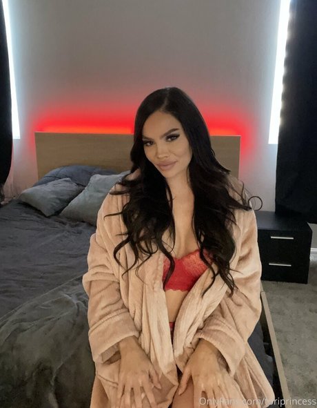 toriprincess nudes actress pics