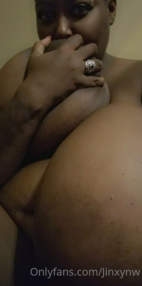 jinxynw exclusive model image