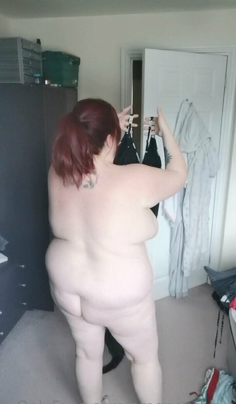 expandingbbw pornographic model image
