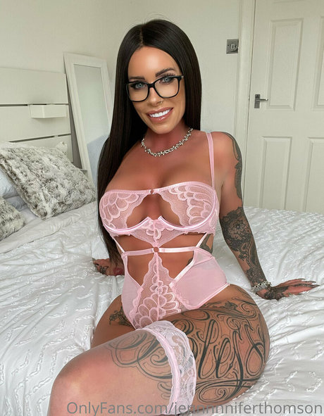 jennnnniferthomson pretty star pic