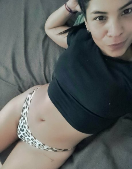 bellahotbrunette naked actress images