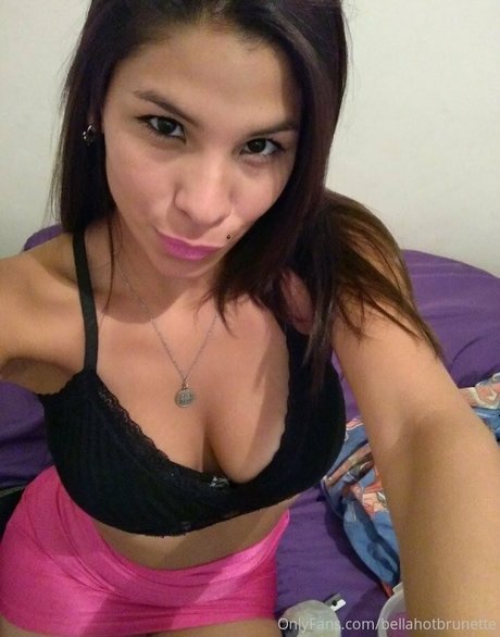 bellahotbrunette model adult pictures