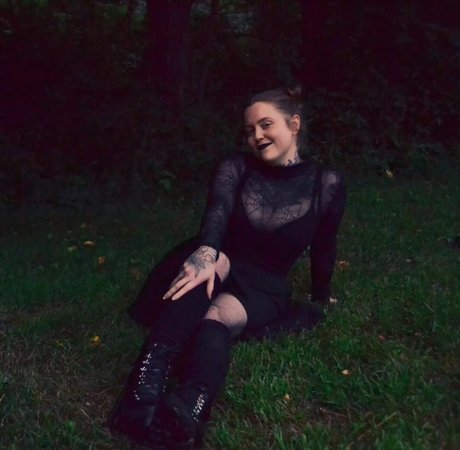 LoveLaurenn sexy star pics