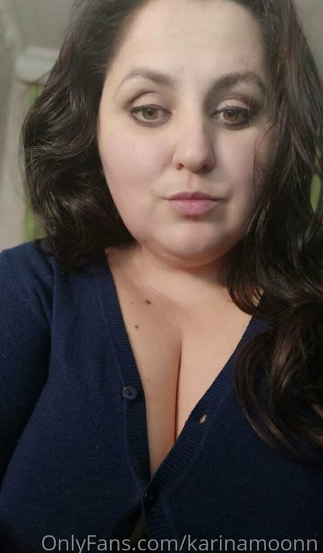karinamoonn model naked pictures
