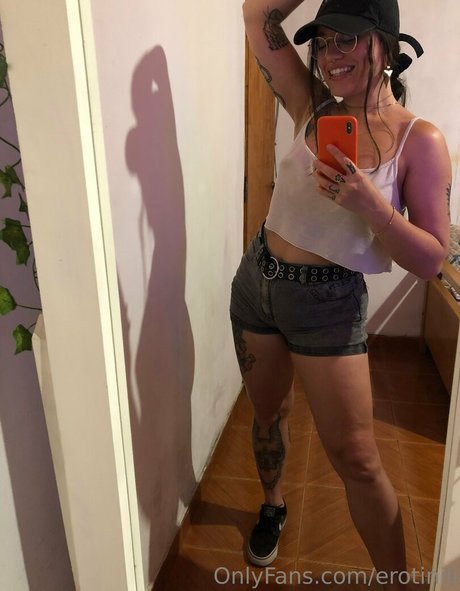 erotiniii model hot galleries