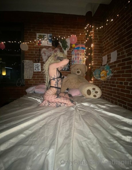 gothspiiit erotic pornstar img