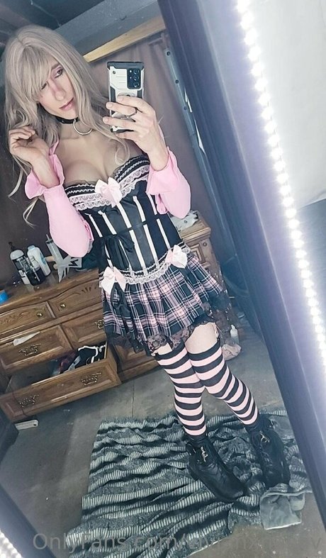 vivianxnaiviv star sexy pic