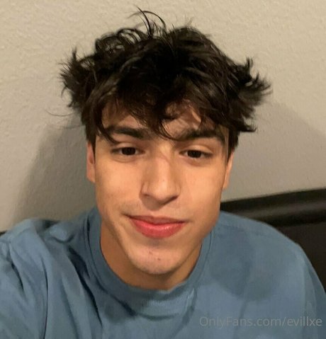 evillxe sexy actress photos