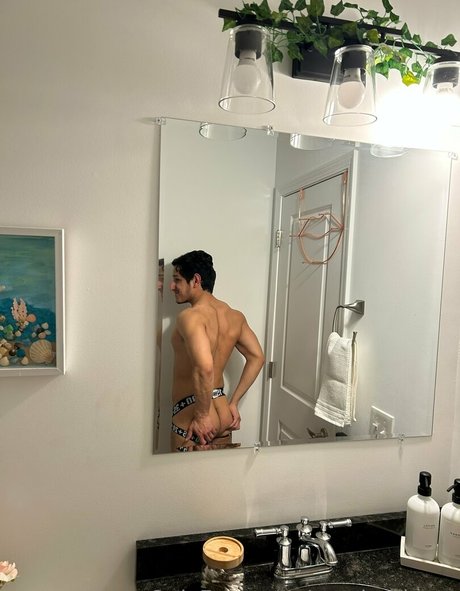 pandas lover sexy model pic