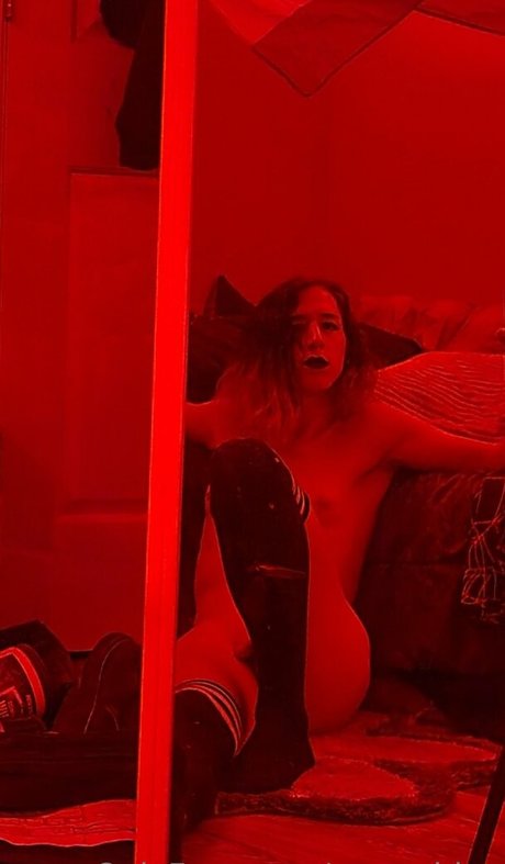 urcorvidae hot model pic