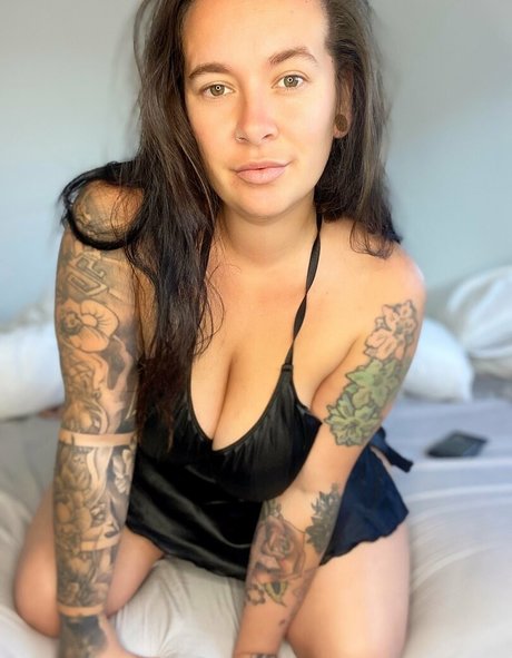 justyouraveragemum x art actress gallery