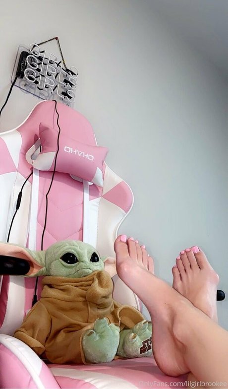 lilgirlbrookee hot actress pics