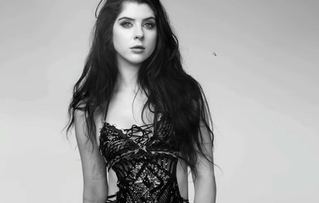 Bec Paws model high quality pictures