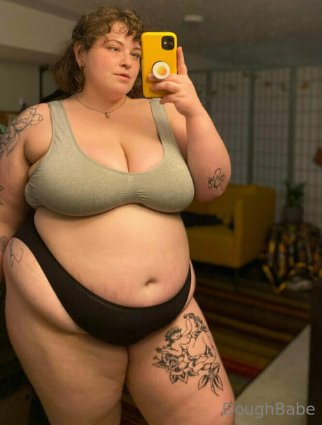 doughbabebbw nude model pic