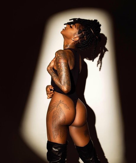 Zaria Linton pornstar pretty galleries