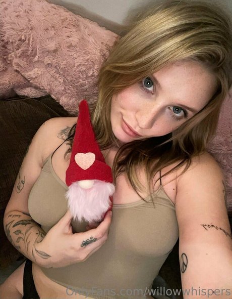 willowwhispers exclusive star pic