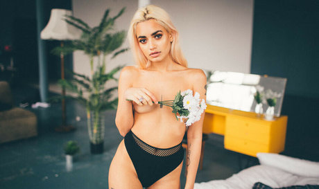 Tara Sky Martin free model images