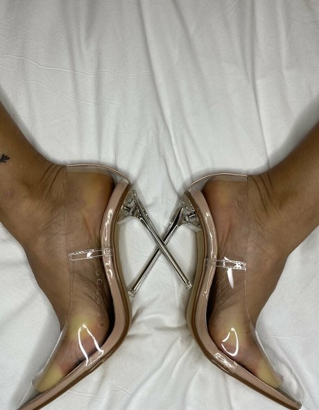 froggeefeetfree art pornstar pic