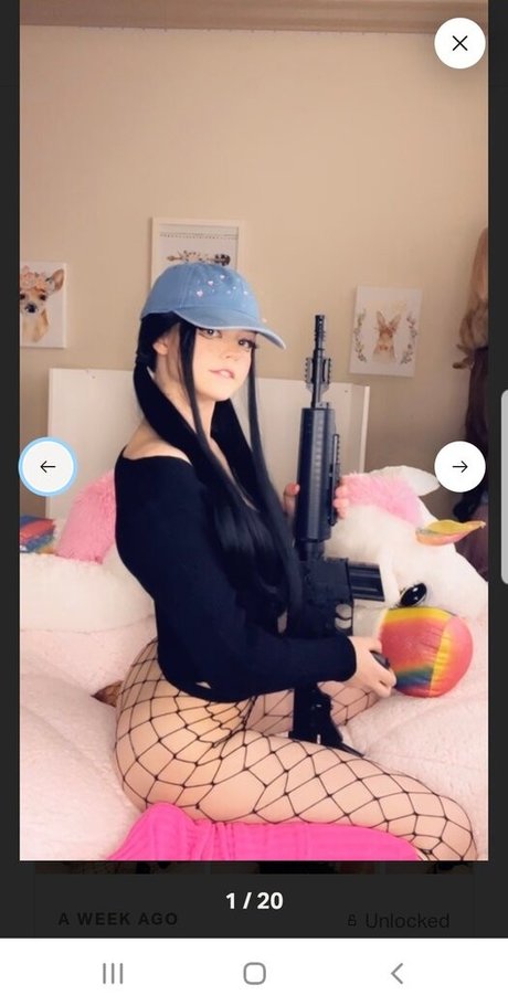 Strawberrymillk model erotic photo