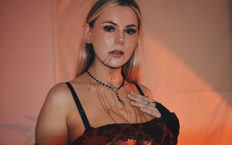 Emily V naked actress galleries