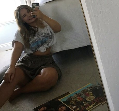 Haley E free actress photo