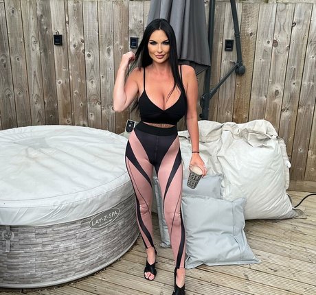 Katie P art star photo