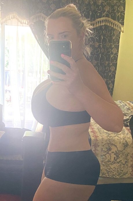 Tori Hendricz porn star photos