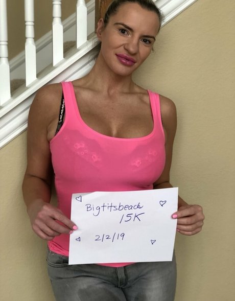 Tori Hendricz pornographic model pictures