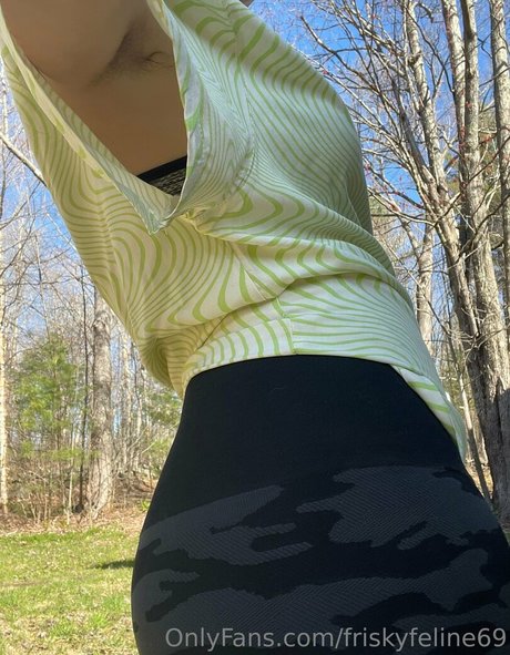 friskyfeline69 perfect actress img