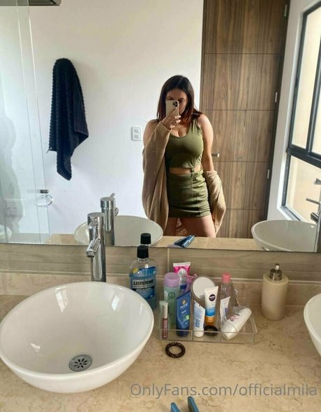 officialmila model naked photo