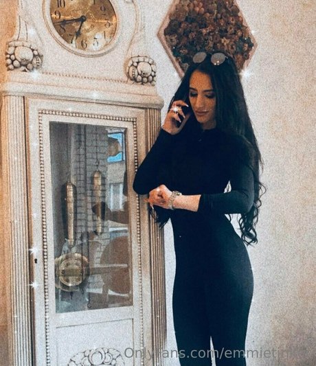 emmietinker naked model images