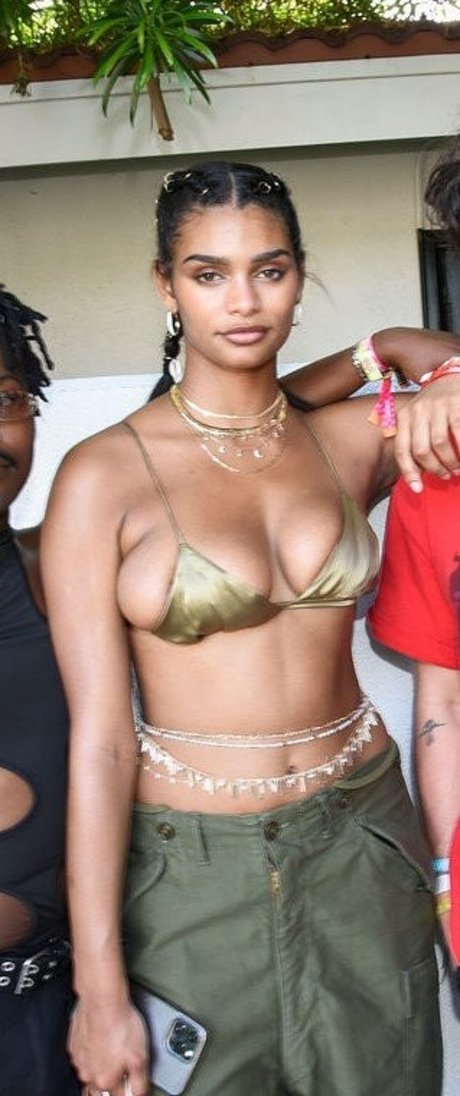 Aslayy Baugh xxx actress pics