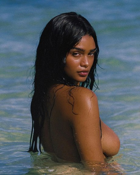 Aslayy Baugh pornographic model photos