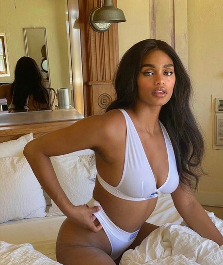 Aslayy Baugh pornstar naked gallery