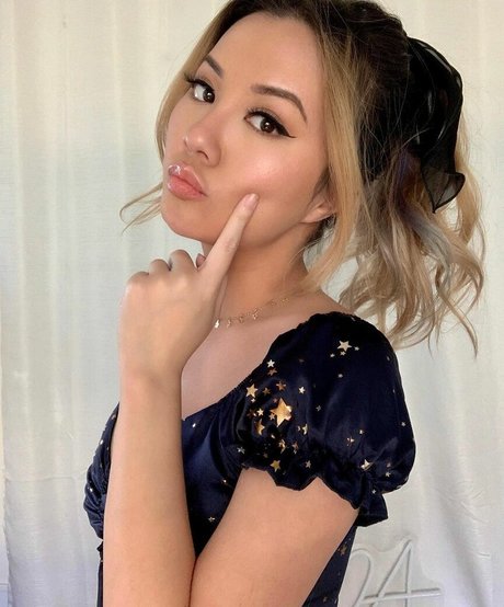 Gina Darling high quality pornstar img