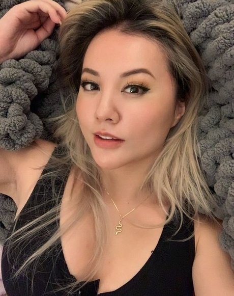 Gina Darling star beautiful pic