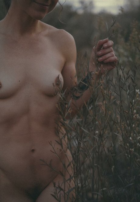 Ever Curious pretty model gallery