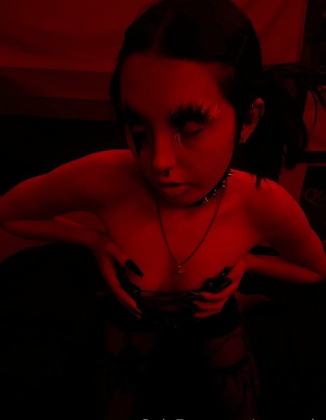 wuvvmia nudes actress photos