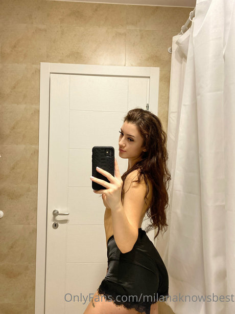 Milana Knows model best img