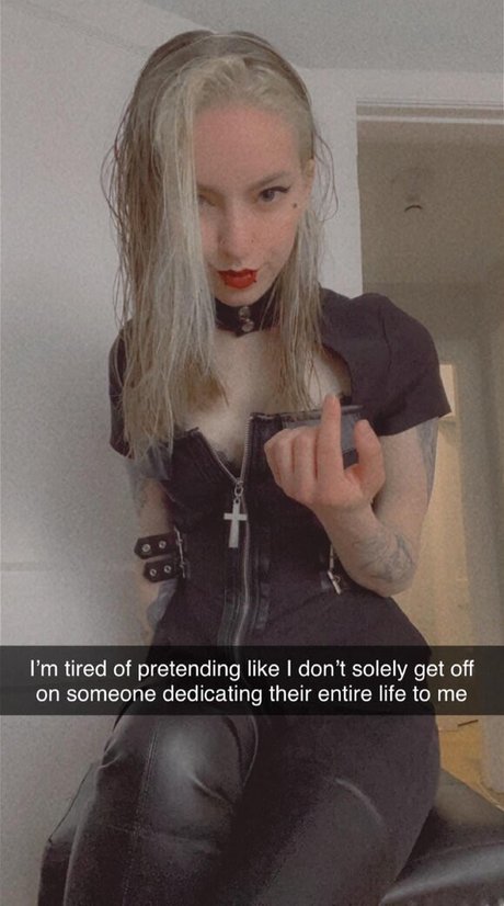 violets cabaret nudes model photos