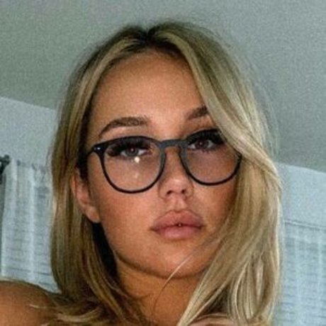 Thatwolfgirl nudes model archive